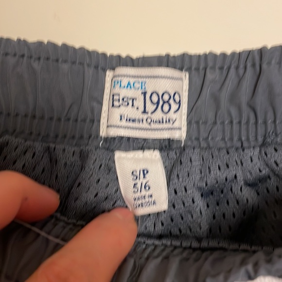 2 Boys pants size 5-7 $15 - Picture 3 of 8